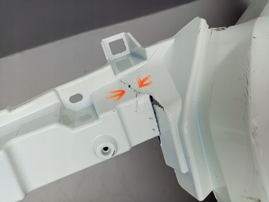 Mitsubishi l200 v lifting 19- бампер передний решётка накладка Оригинал