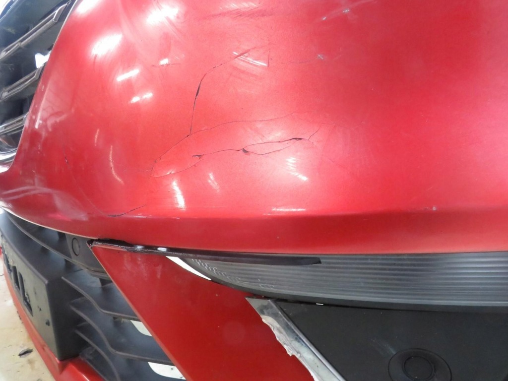 Бампер перед pdc комплектний  tennp megane iv в Україні