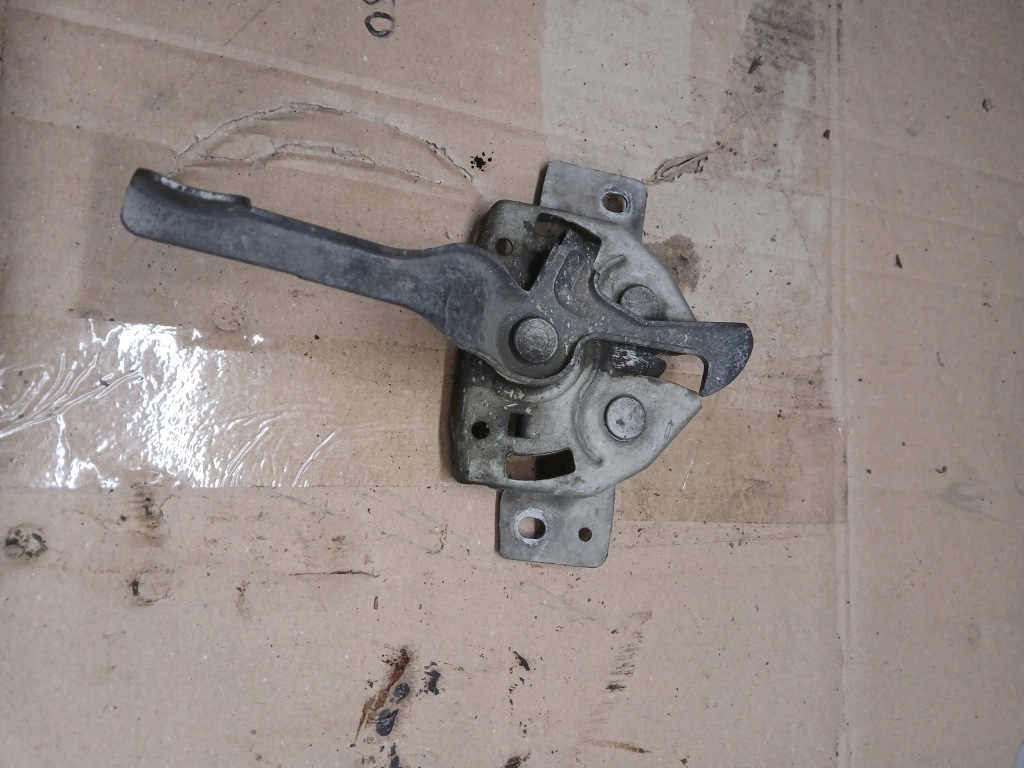 фото №1, Suzuki jimny 2005 замок капот двигателя