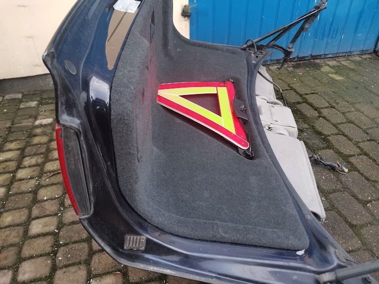 фото №8, Петля обивка замок крышка багажника багажника audi a8 d2