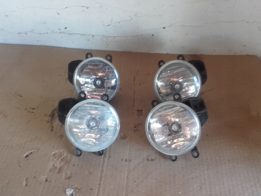 фото №1, Toyota yaris auris rav4 противотуманная фара правый перед 81210-02110