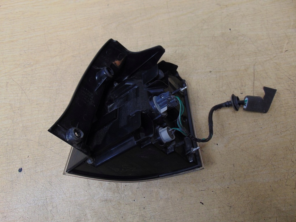 фото №8, Лампа левая задняя mitsubishi outlander ii europa