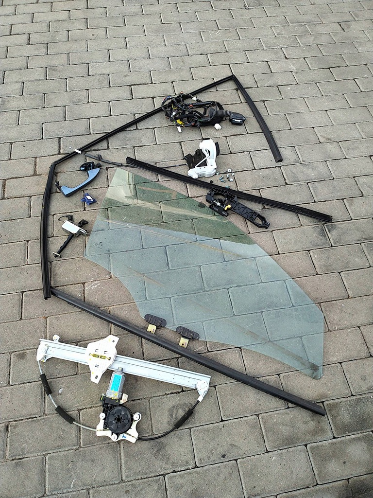 фото №1, Hyundai i20 ii двері праве parapet замок скло 16r