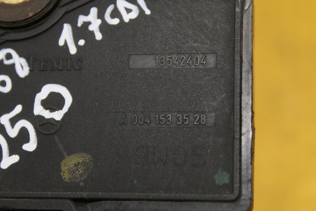 фото №9, Датчик уровня масла a0041533528 1.7 cdi w168