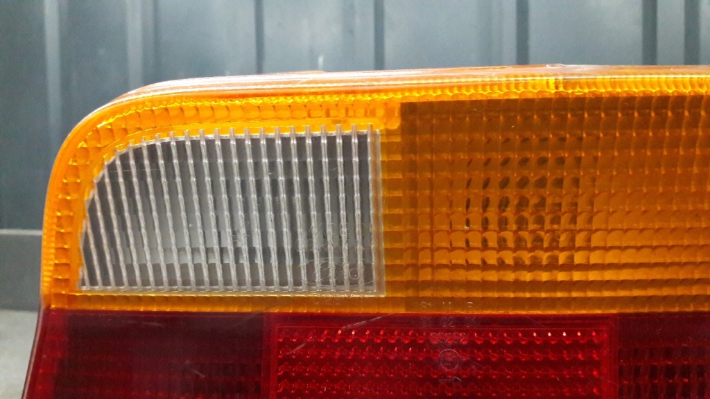 Лампа правый задний  ford escort mk6 92 r Цена