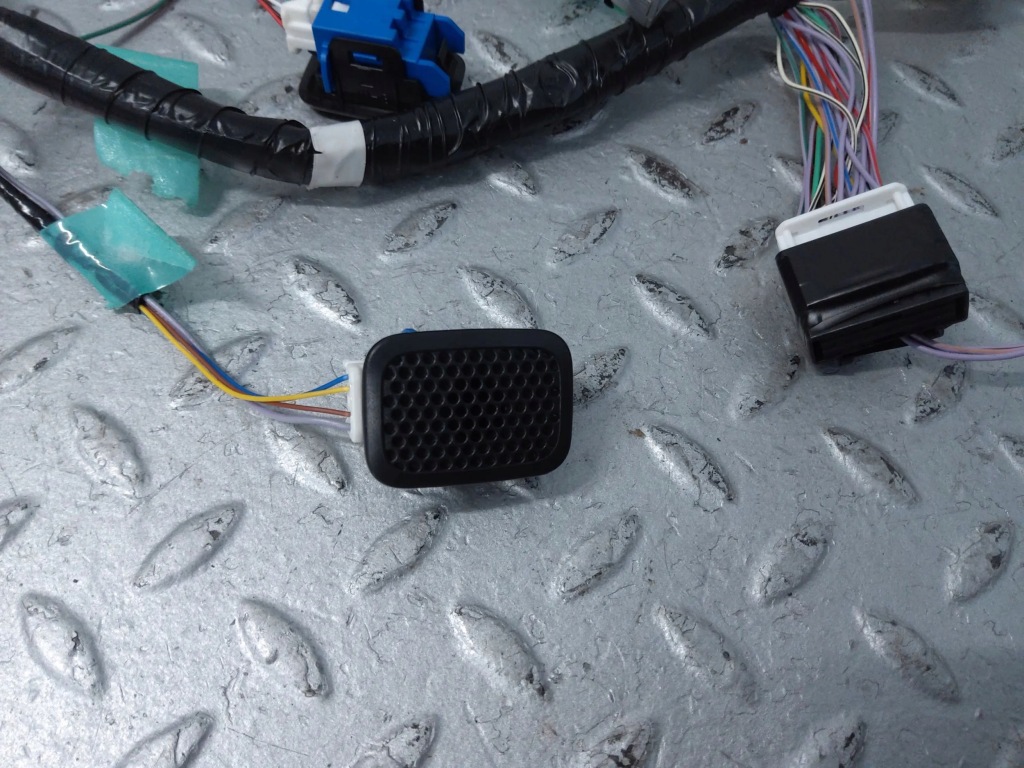 Жгут электрическая toyota corolla cross 8217116560g Недорого