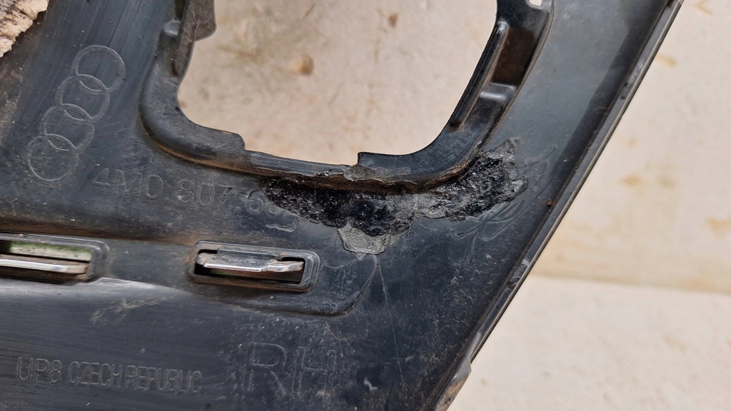 фото №10, Решётка правая бампера audi q7 4m0