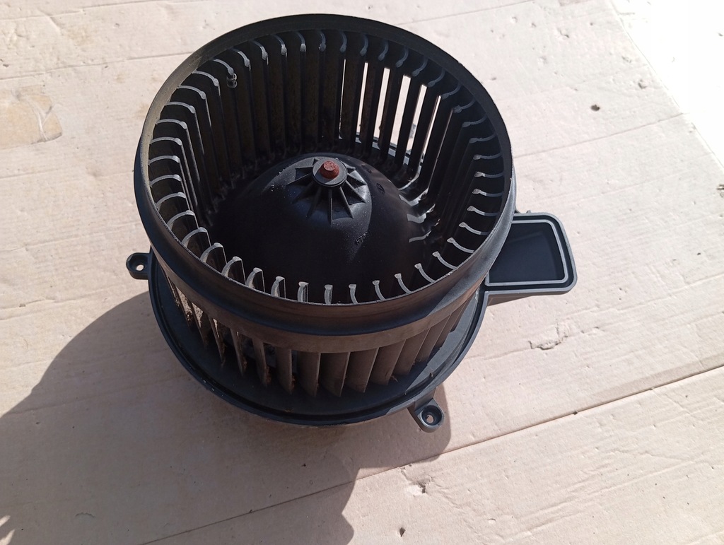 фото №10, Chrysler 300 ii 14r повітродувка вентилятор салону обдув перед 300s lift