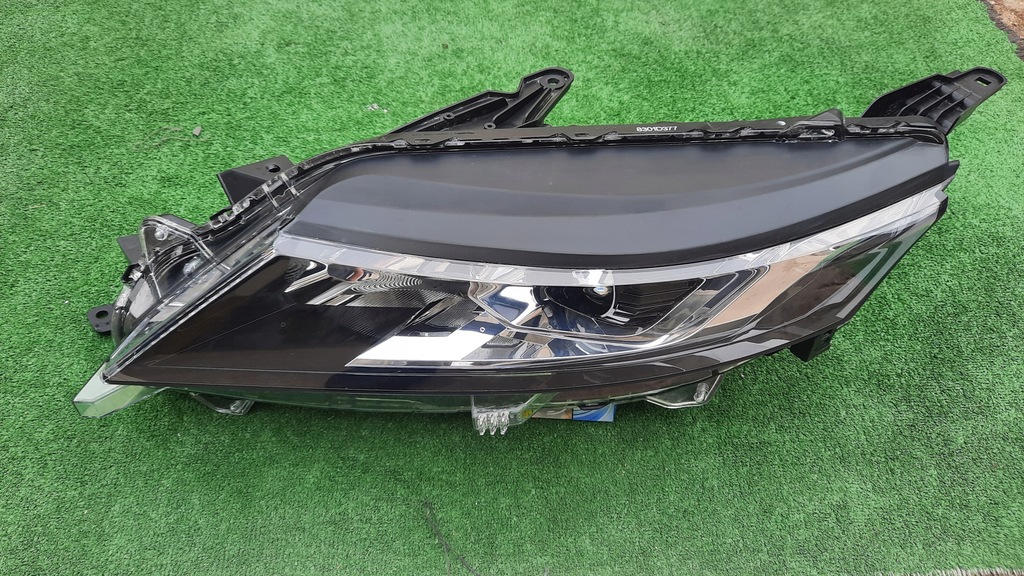 фото №1, Mitsubishi l200 линза+ led лампа передняя 19+