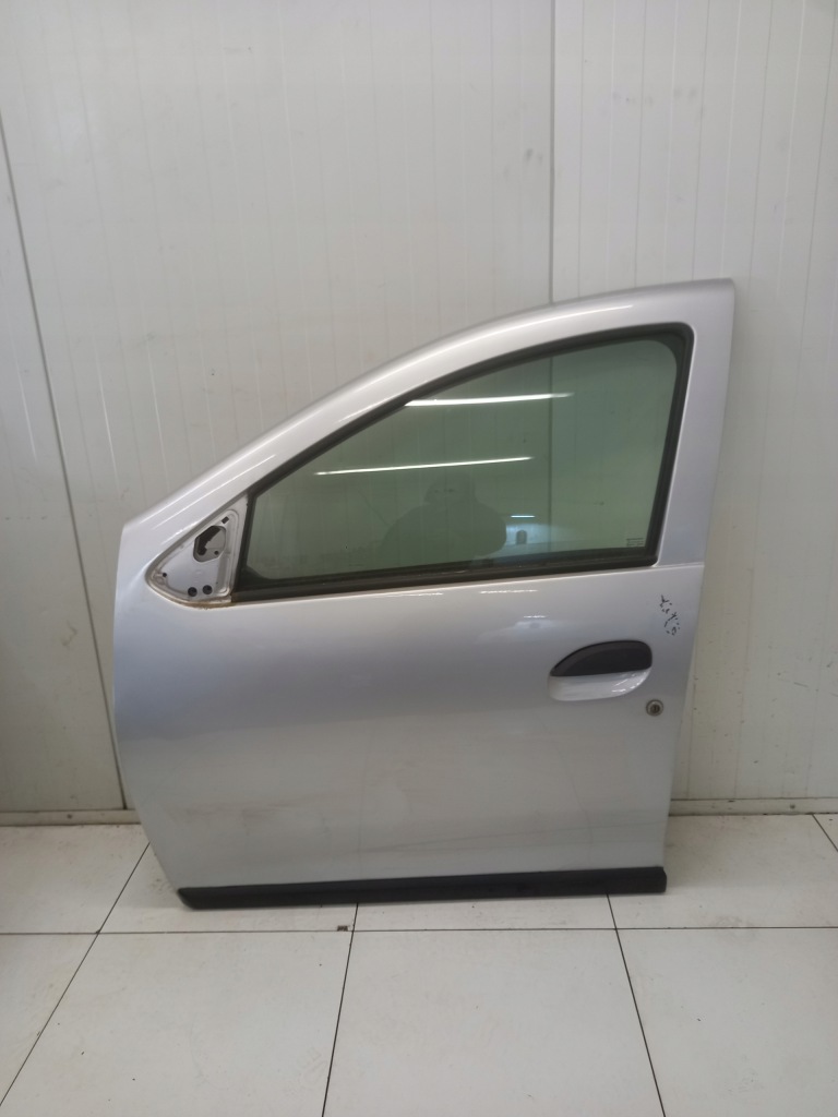 Купити Двері лівий перед dacia logan 2