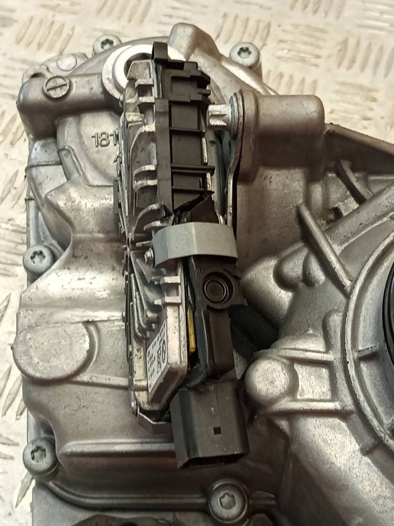 Bmw оригинальный номер 9470189 9470186 x3 g01 x4 g02 редуктор коробки передач регулятор Киев