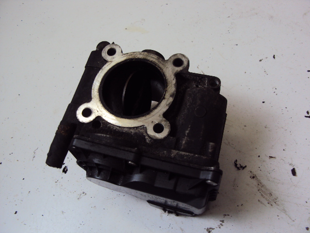 фото №1, Дроссельная заслонка mazda 5 2.0 d 05-