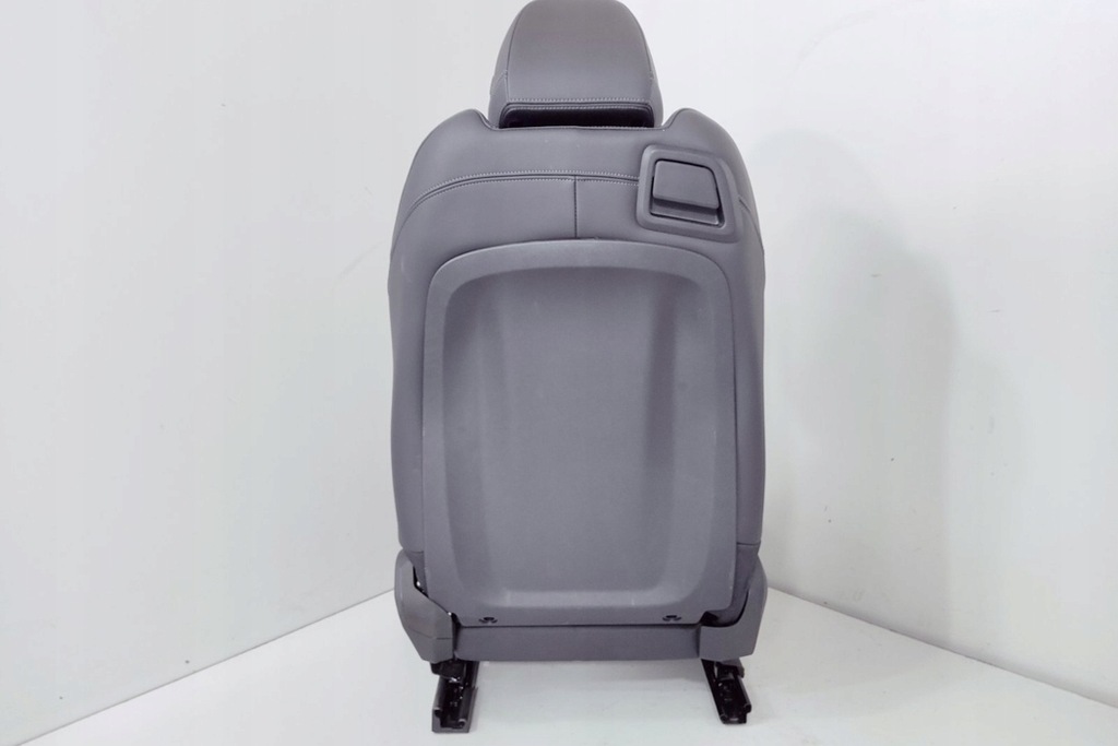 фото №16, Комплект сидений bmw 4 coupe g22, g82 6996833 2.0l бензиновый 190kw 2023