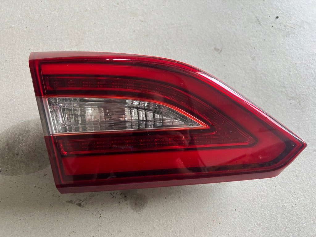 фото №1, Hyundai i30 ii lift kombi лампа крышки левая