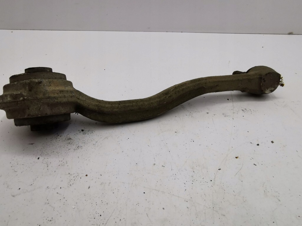 фото №7, Mercedes-benz c w204 2008 права сторона нижній важіль передній