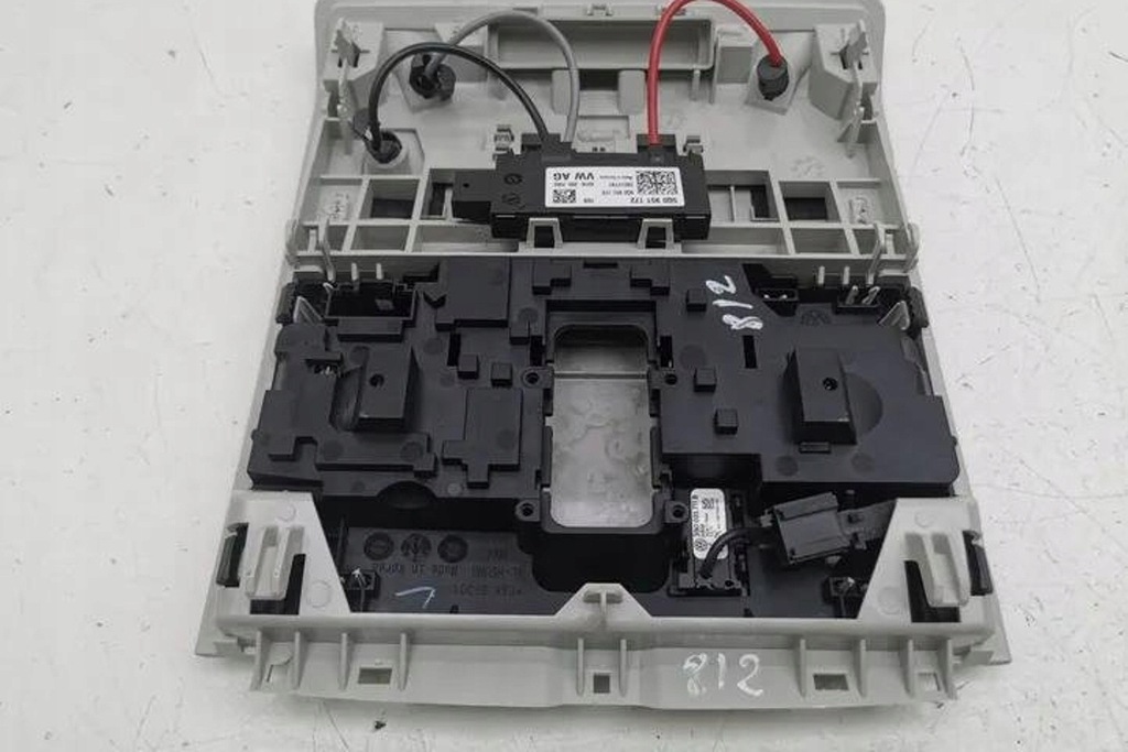 фото №8, Освітлення внутрішнє vw t-roc a11 5q0951172 1.0l бензиновий 85kw 2018