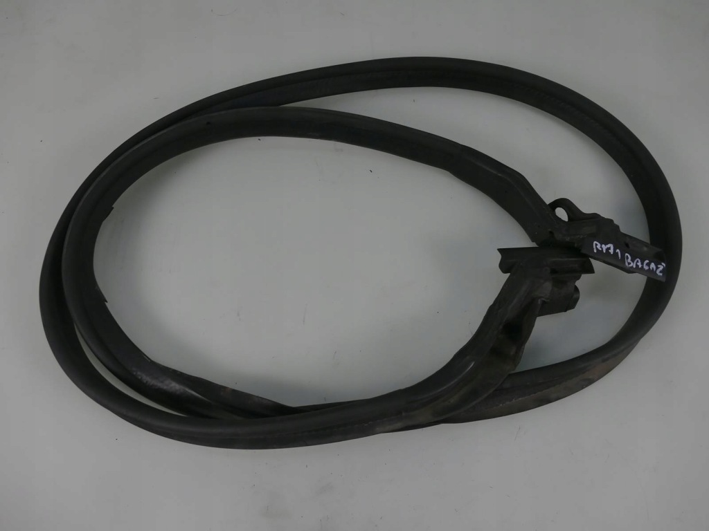 фото №1, Mercedes slk r171 прокладка кришки багажника задня