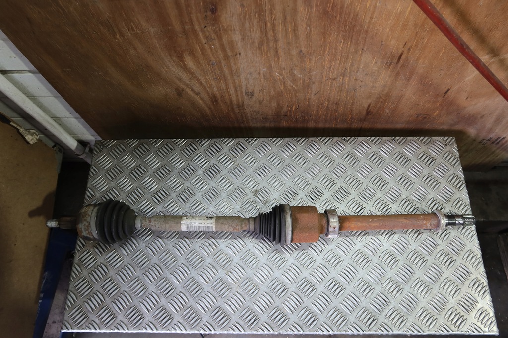 фото №1, Привідний вал права довга megane iv 391008707r