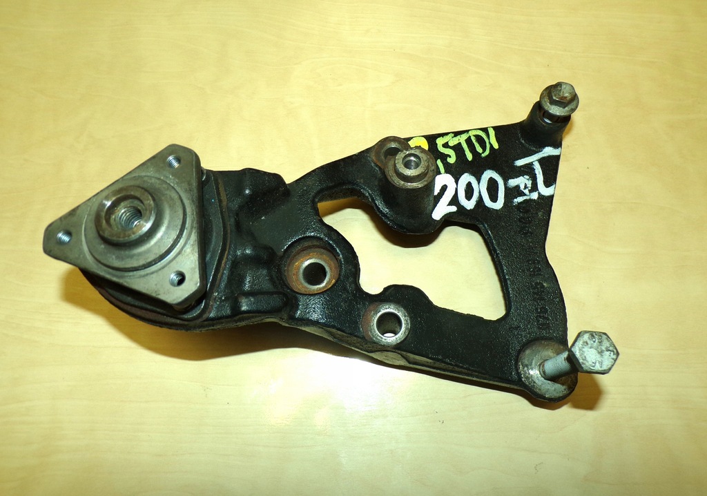 фото №1, Vw crafter 2.5tdi 06- кронштейн вязкостная муфта с подшипник