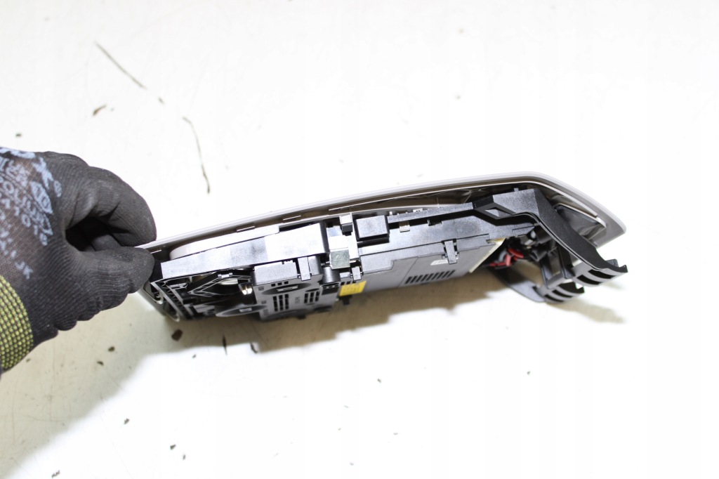 фото №7, Bmw f01 f02 f10 f11 лампа освещение кабины 28321367