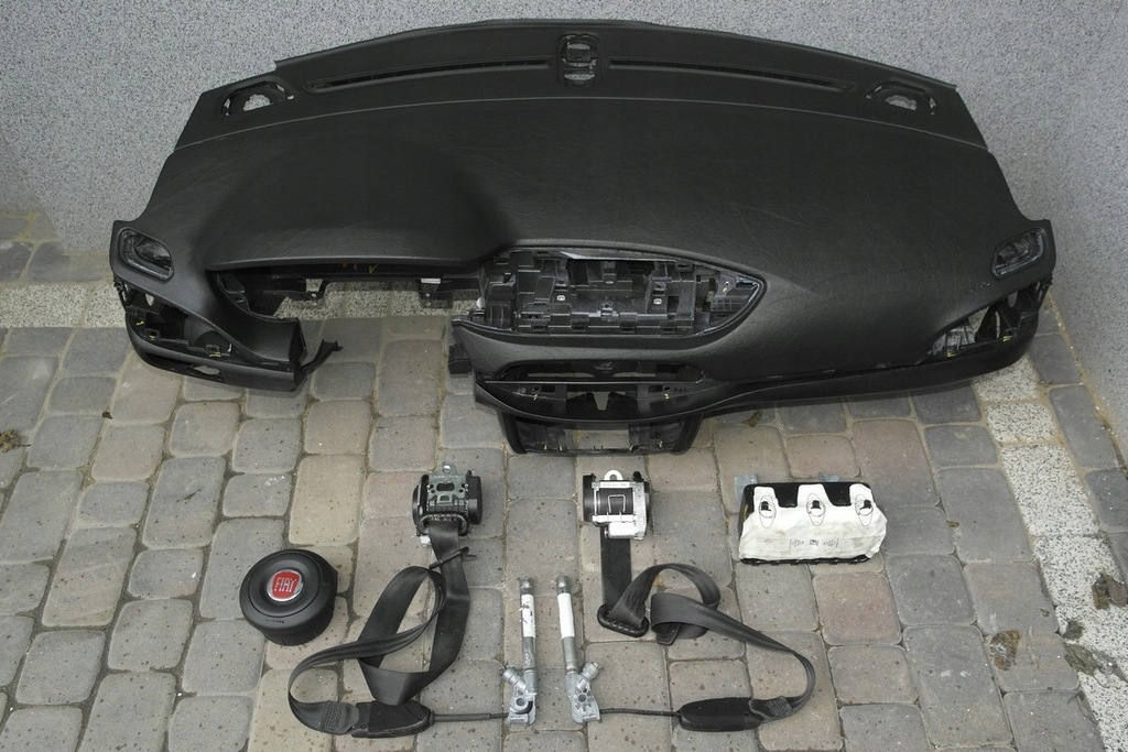 фото №1, Fiat tipo lift подушка безопасности ремни приборная панель консоль приборная панель pulpit полка pas