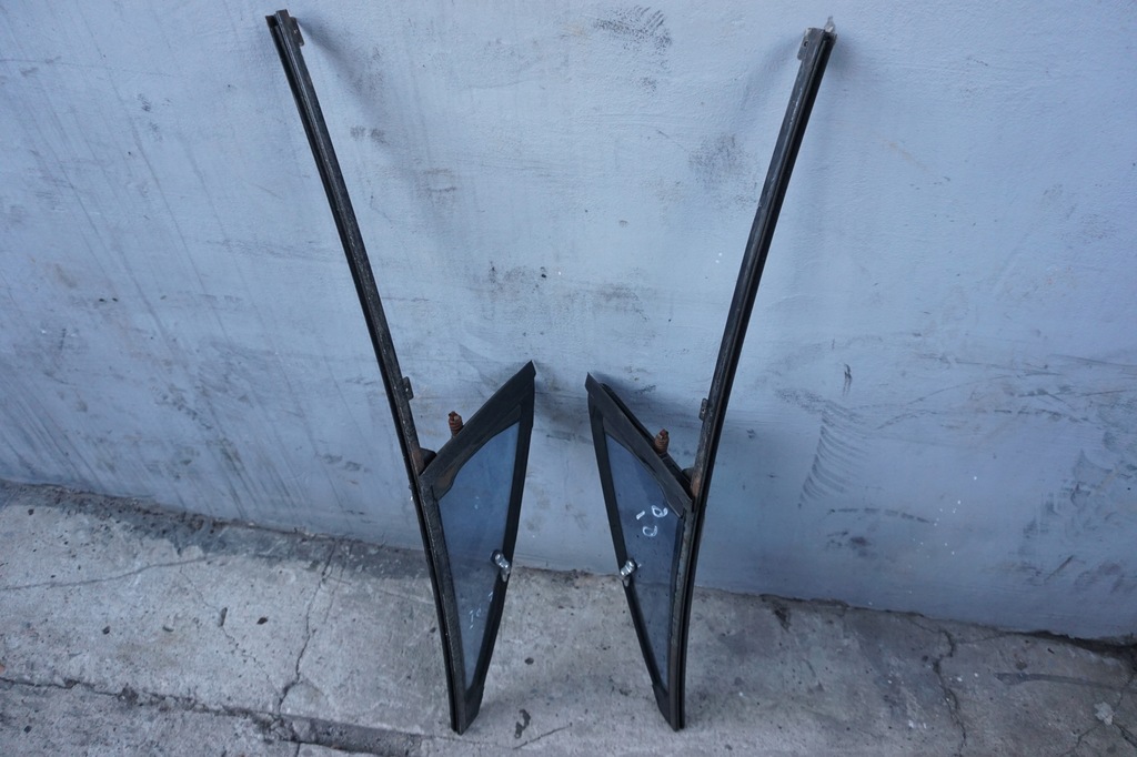 фото №1, Pajero i стекло дверь левый перед треугольник 89r