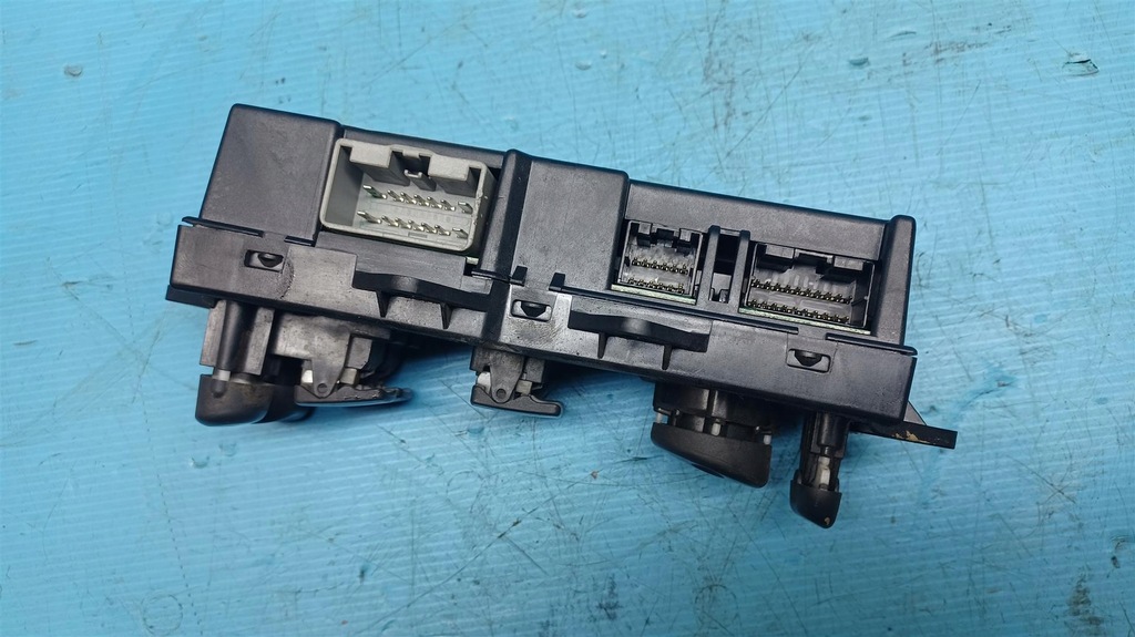 фото №4, Chrysler pacifica панель окон 04685980ae