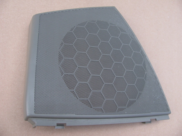 фото №1, Решётка защита динамика правый перед grande punto