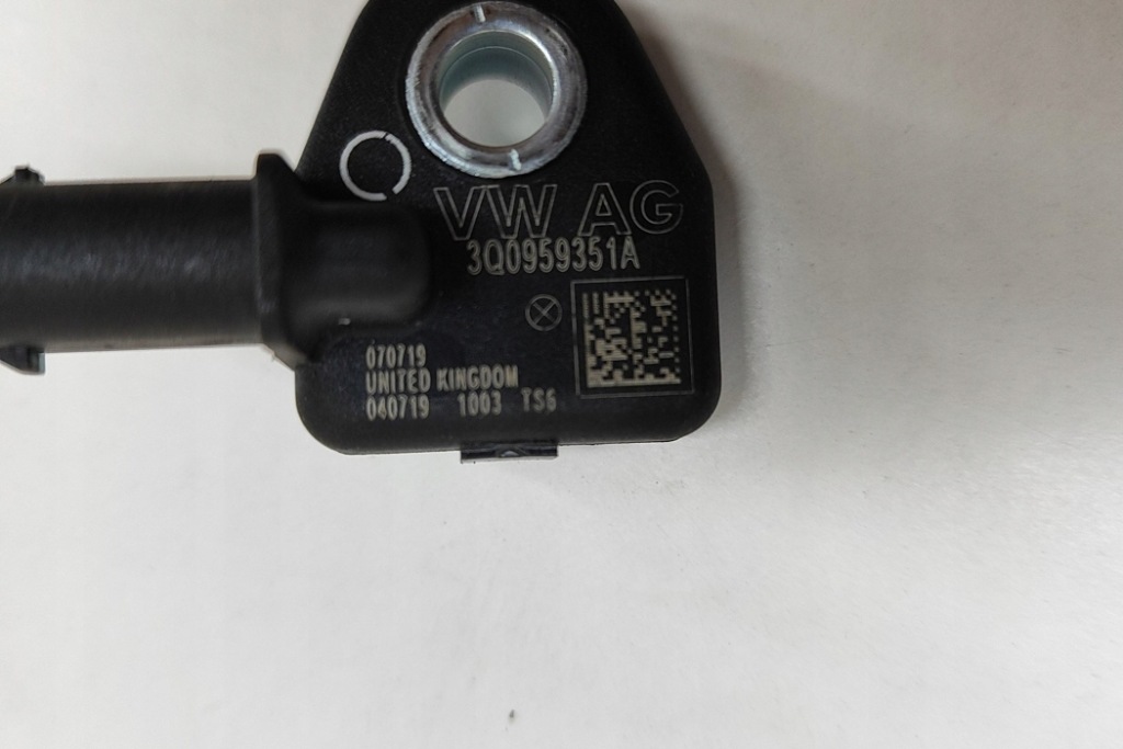 фото №8, Skoda octavia 5e датчик удара с правой стороны 3q0959351a 2.0 дизель 22