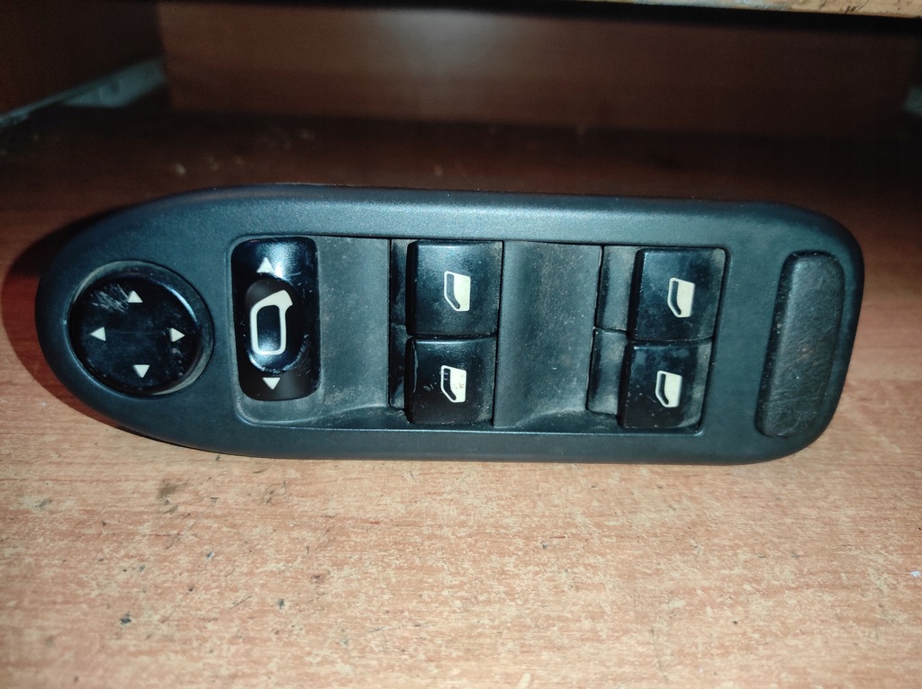 фото №1, 96514300zf панель окон citroen c5 lift