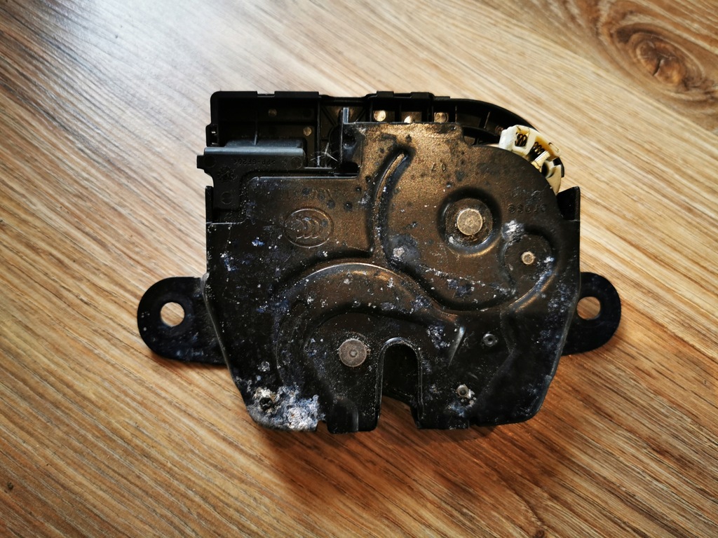 фото №1, Bmw 2 f45,f45 замок крышки задняя 7348530