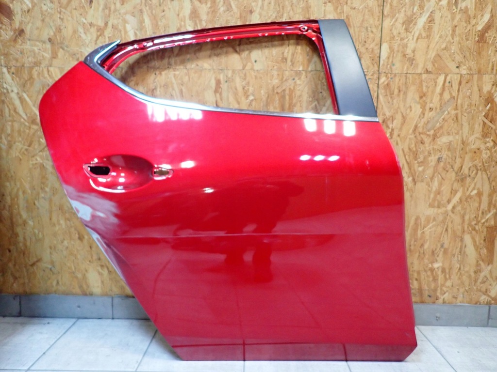 фото №1, Дверь правое задние правый задняя mazda 3 iv bp hb хэтчбек 2018- bdmt72010