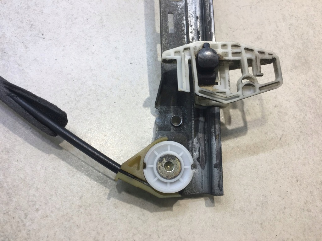 фото №8, Подъемник стекло правый перед peugeot 206 5d