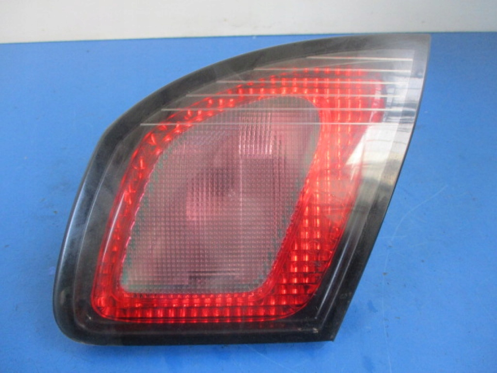 фото №1, Nissan primera p11 lift hb лампа задняя правая крышки w крышка