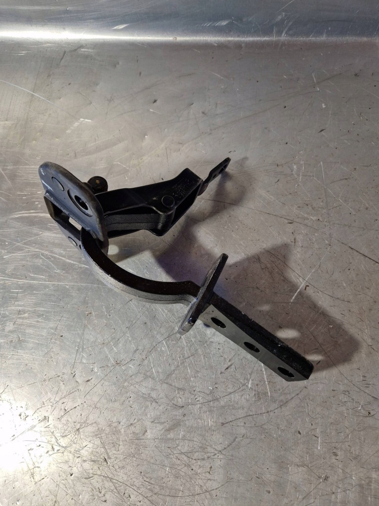 фото №1, Петлі кришки багажника ліва сторона volvo xc70 131298103