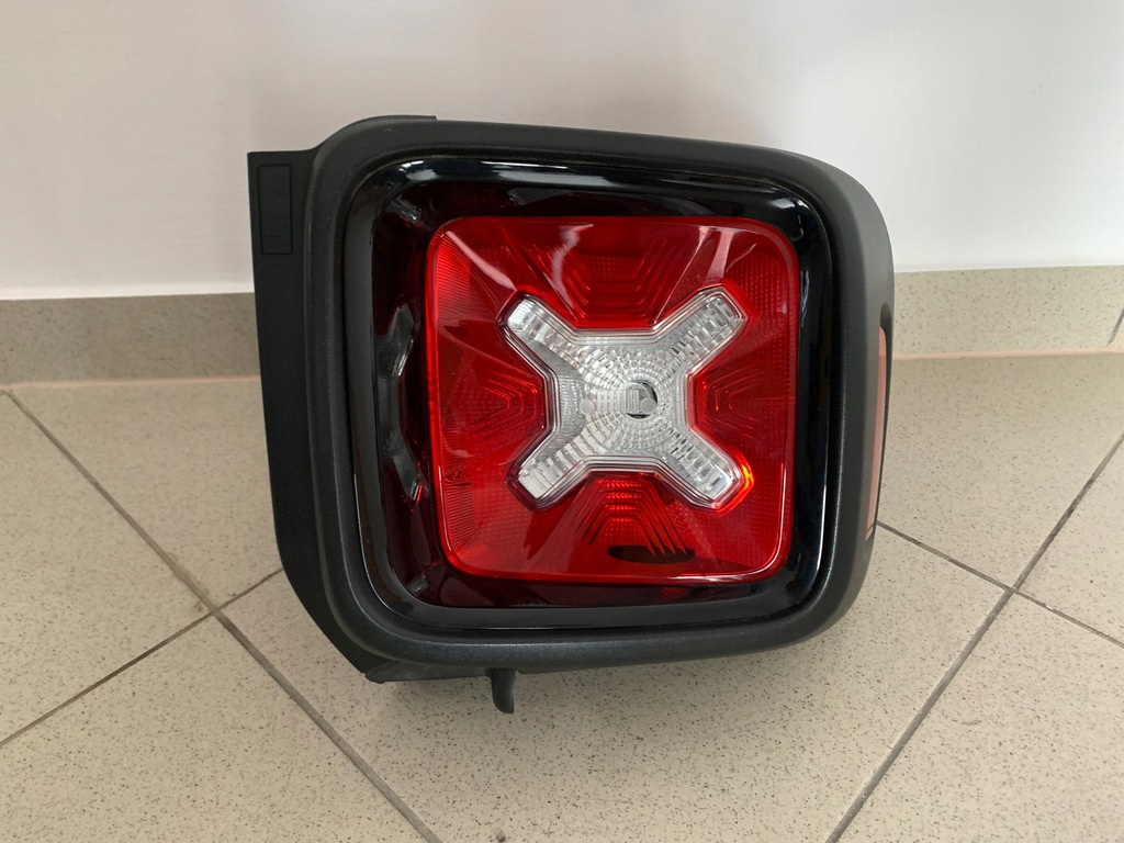 фото №1, Лампа правый задняя jeep renegade 52109474sx