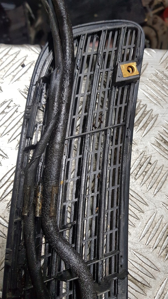 фото №11, Mercedes w203 впуск повітря капот 189