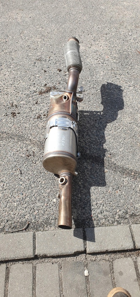 Купити Каталізатор фільтр dpf fap 1.5 blue dci mercedes citan ii w420 208023544r