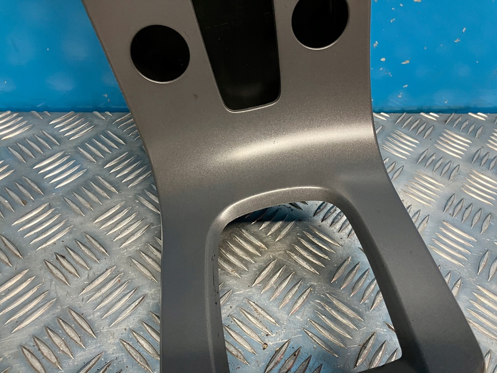 фото №3, Volvo v50 1,6d защита рамка радио 8623067