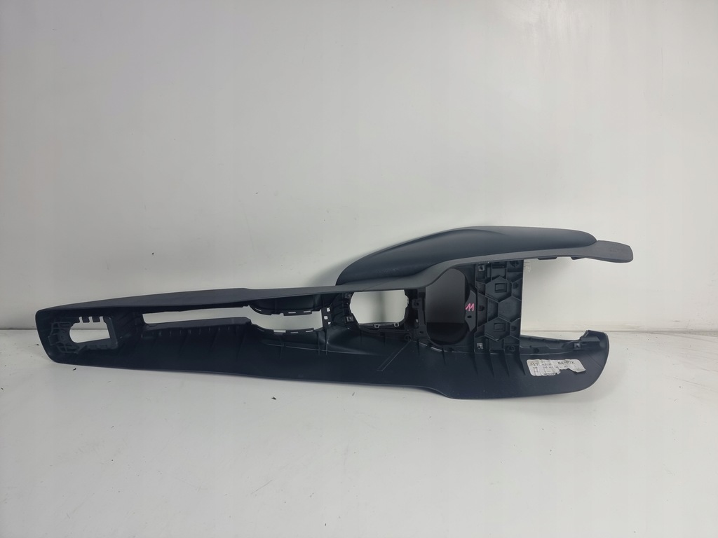 фото №10, Підлокітник тунель середній audi a1 8x 8x0863240c