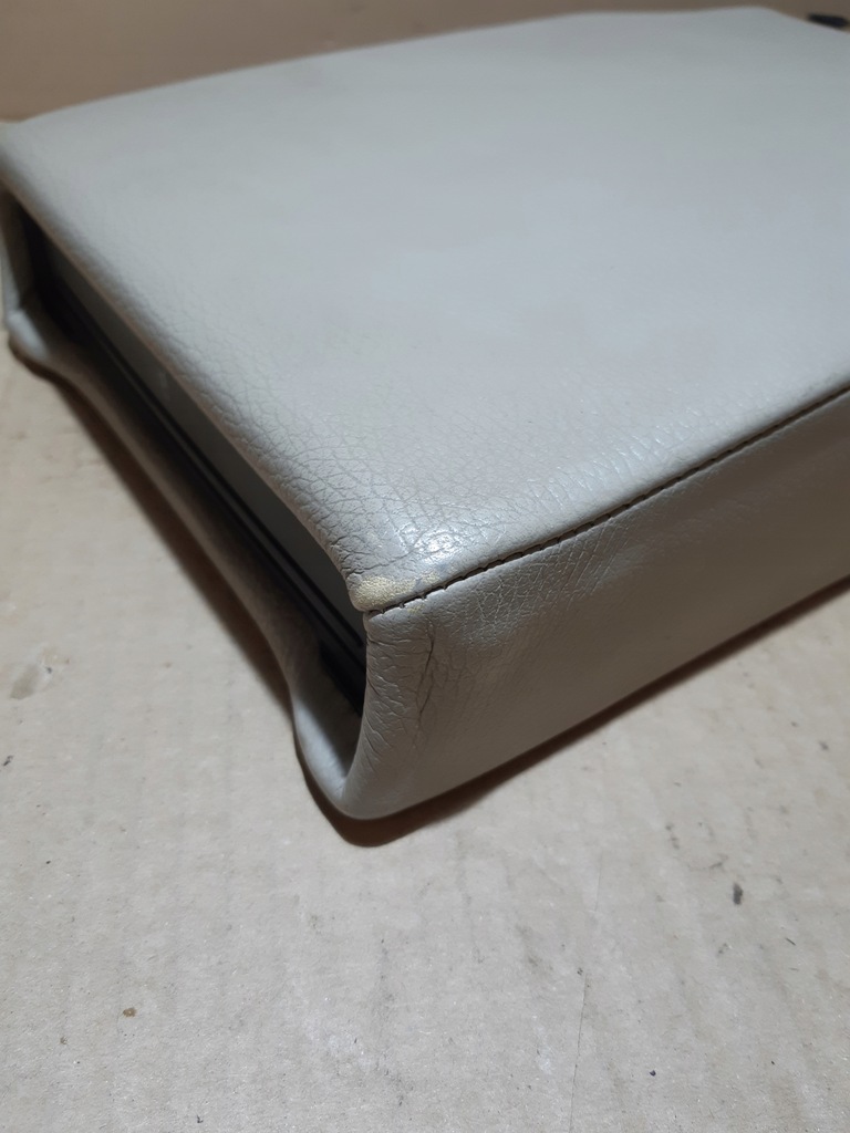 фото №9, Audi q7 4l подлокотник сиденье задняя кожа кружки 4l0883081