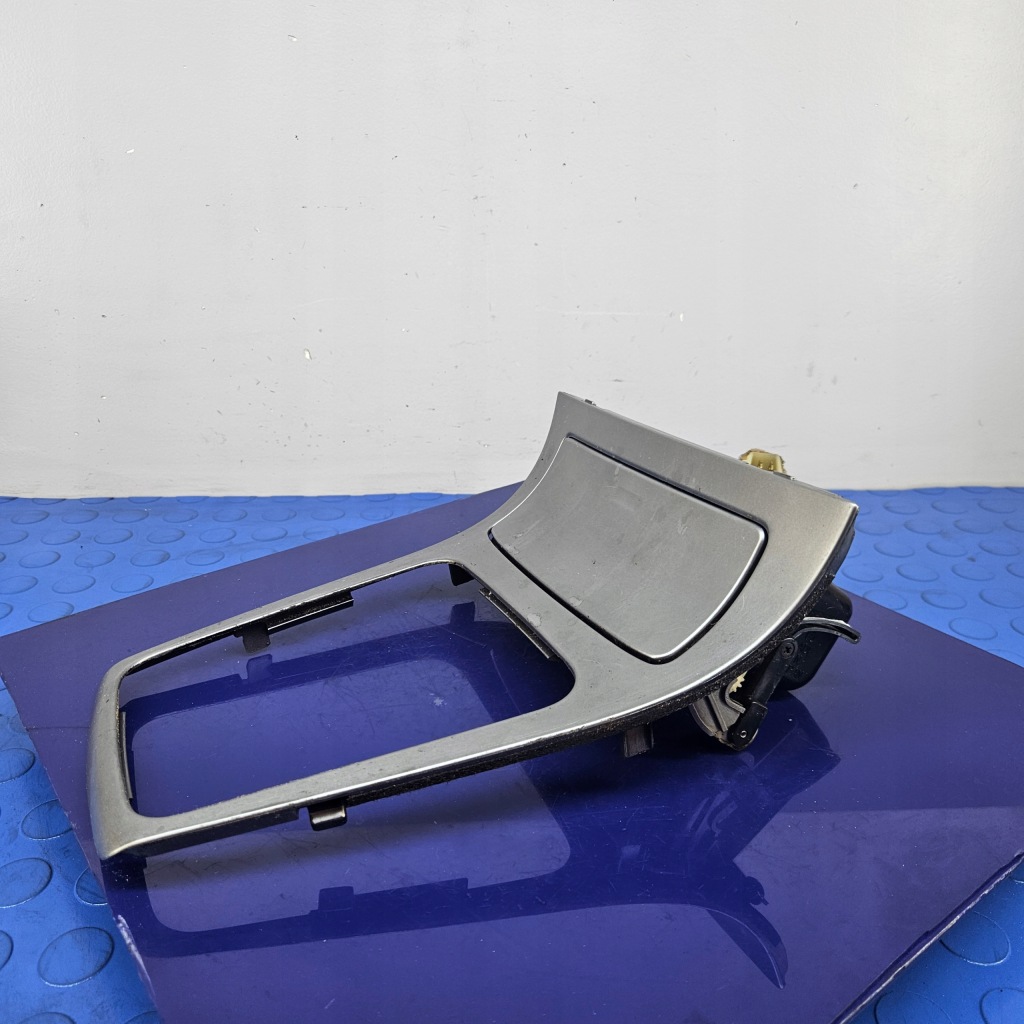 фото №2, Subaru forester ii рамка домкрата пепельница