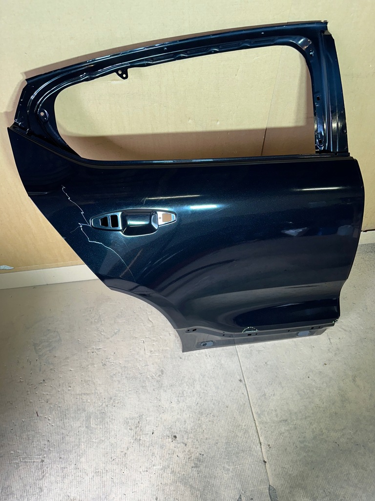 фото №4, Volvo c40 двері праве задні задня