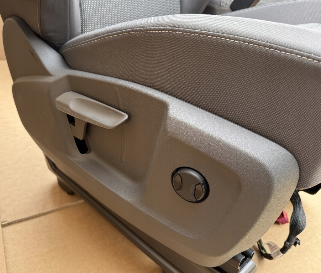 Сиденья перед задний multivan 2023- новая  7 мест комплект тканевый электрика Недорого