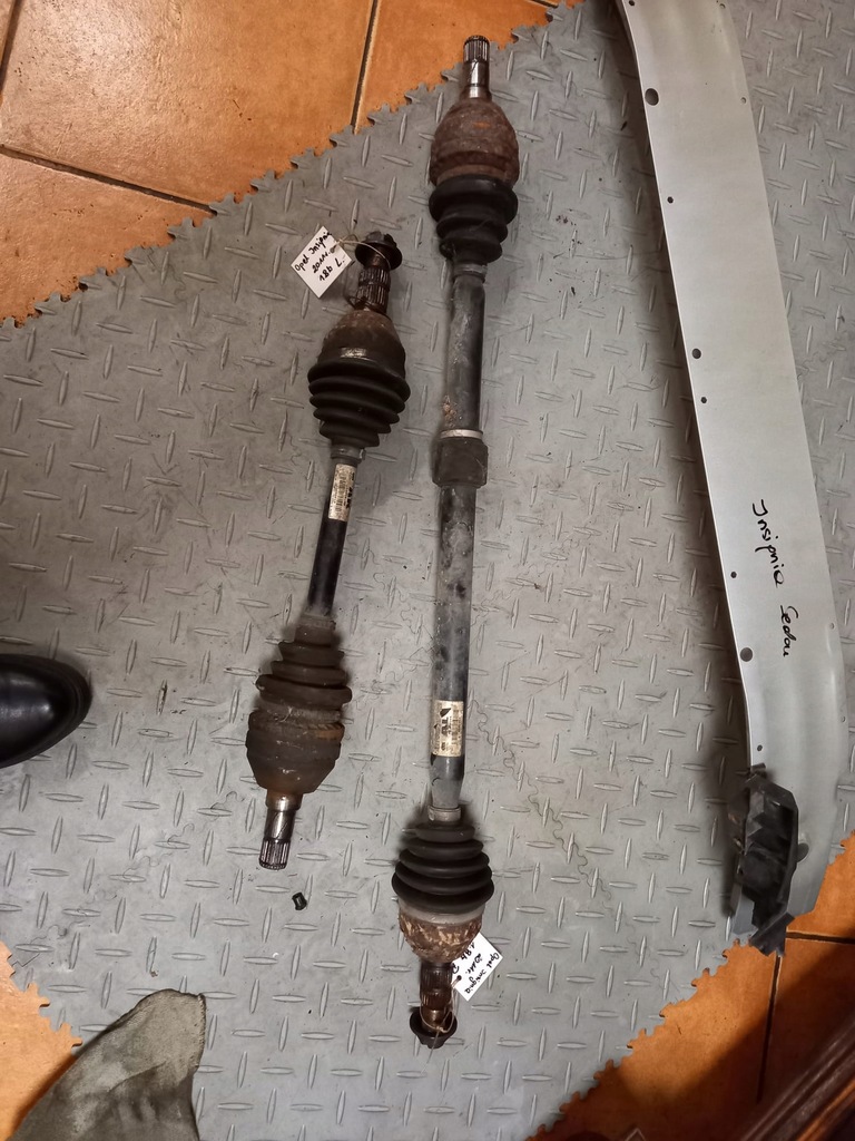 фото №1, Приводной вал левая перед opel insignia 13228195 1.8