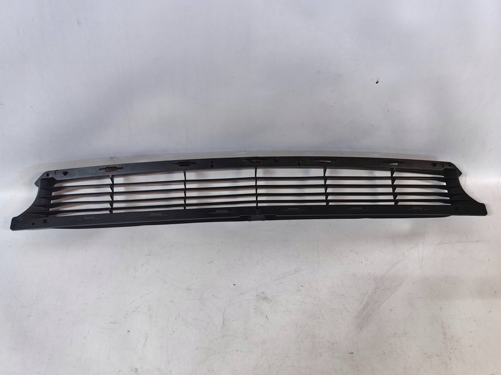 фото №1, Tesla x - решётка средняя бампера перед