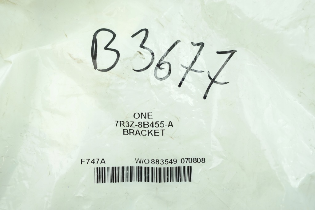 Кронштейн бампера крепления mustang 7r3v-8t234-a Недорого