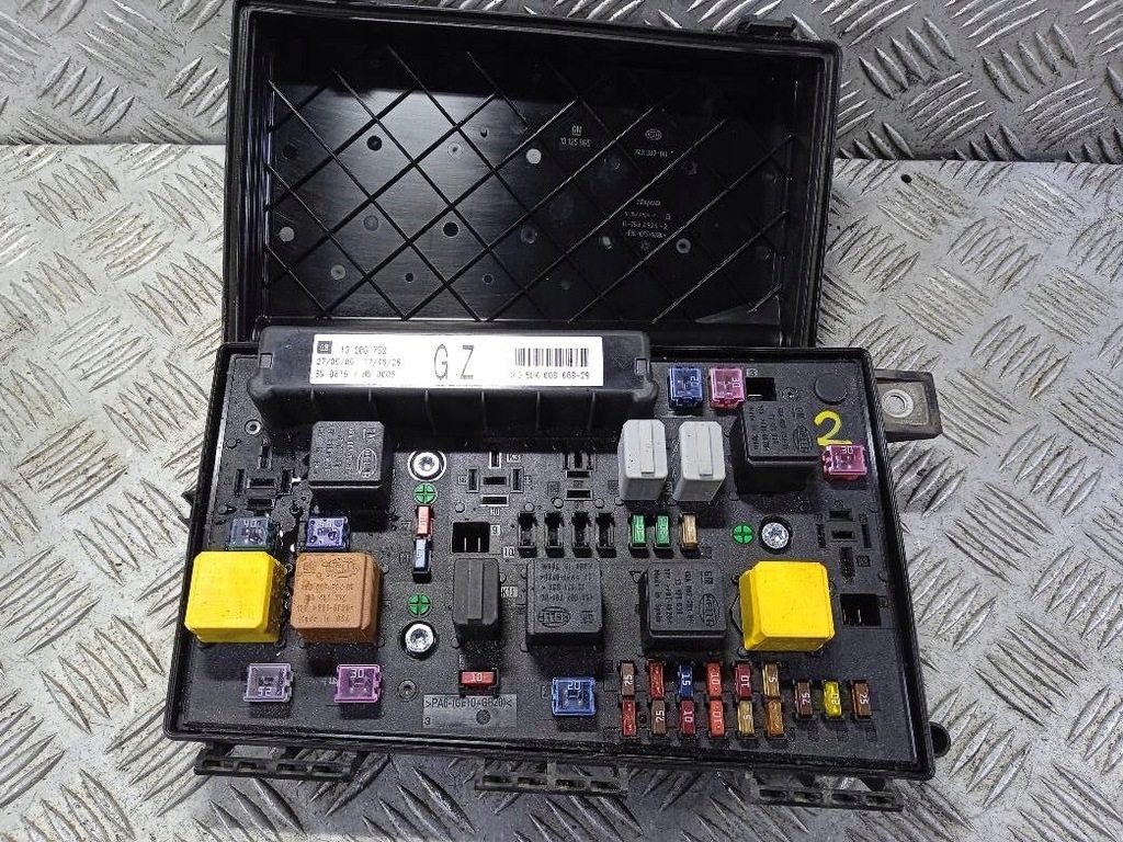 фото №1, Коробка предохранителей opel astra h 13206752