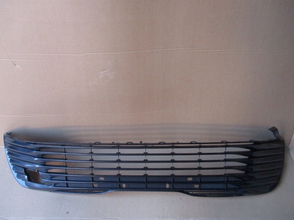 фото №1, Решётка радиатора решётка бампера перед toyota camry viii 18- 53113-33020