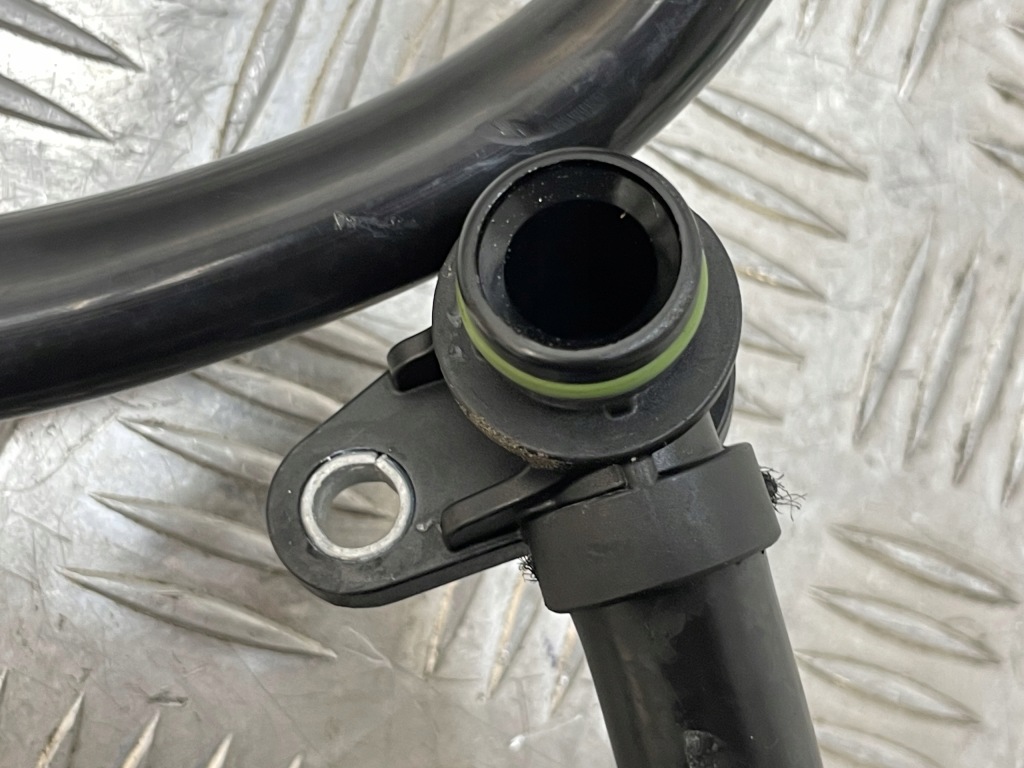 Bmw оригінальний номер 9452051 8482755 9468402 x5 g05 3' g20 шланг оливи масляний в Україні